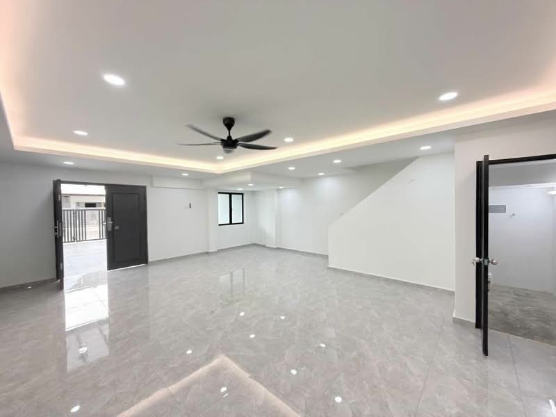 2-storey Terraced House for Sale in Bandar Baru Permas Jaya (Permas Jaya) - Hui Hui Lim - Living Room - PropertyGuru.com.my