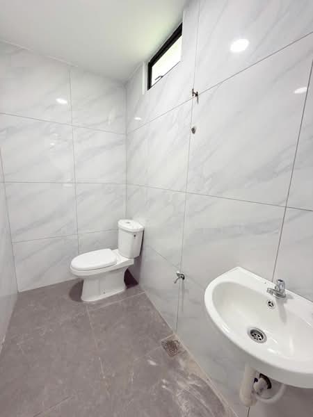 2-storey Terraced House for Sale in Bandar Baru Permas Jaya (Permas Jaya) - Hui Hui Lim - Bathroom - PropertyGuru.com.my