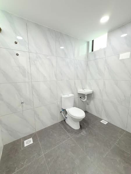 2-storey Terraced House for Sale in Bandar Baru Permas Jaya (Permas Jaya) - Hui Hui Lim - Bathroom - PropertyGuru.com.my