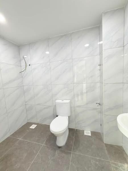 2-storey Terraced House for Sale in Bandar Baru Permas Jaya (Permas Jaya) - Hui Hui Lim - Bathroom - PropertyGuru.com.my