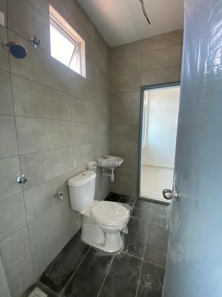Rumah Teres 2 Tingkat untuk Dijual di Taman Cheng Setia (Cheng) - Carman Lua - Bathroom - PropertyGuru.com.my