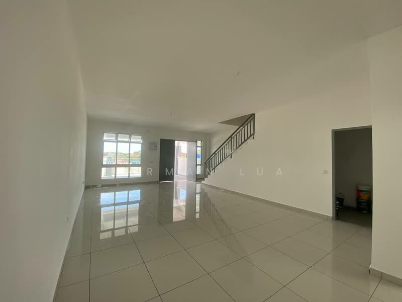 Rumah Teres 2 Tingkat untuk Dijual di Taman Cheng Setia (Cheng) - Carman Lua - Living Room - PropertyGuru.com.my