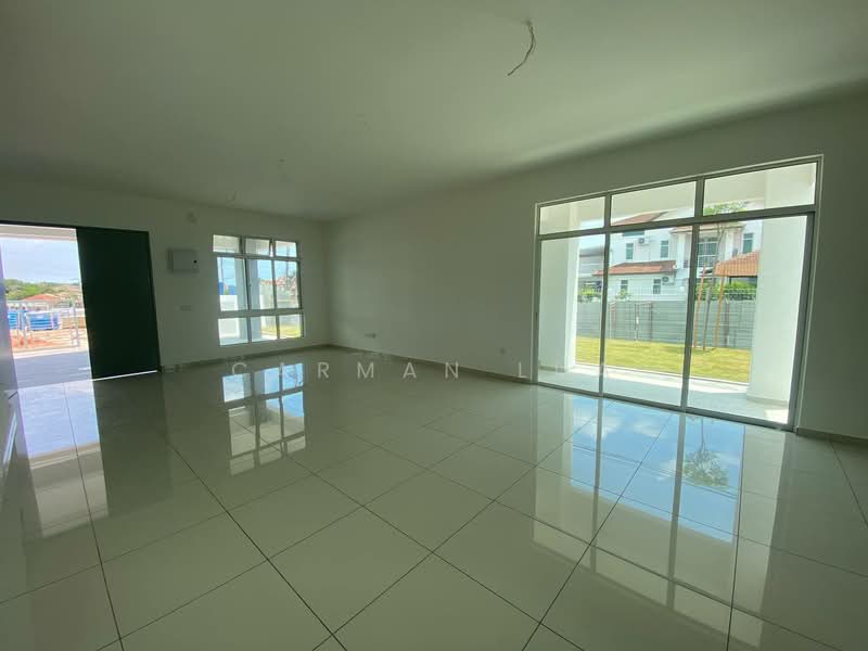 Rumah Teres 2 Tingkat untuk Dijual di Taman Cheng Setia (Cheng) - Carman Lua - Living Room - PropertyGuru.com.my