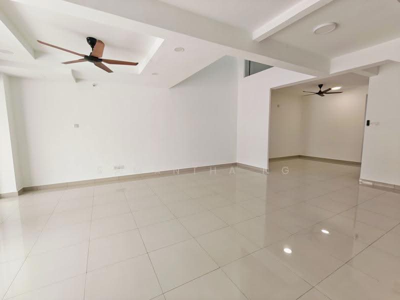 Rumah Teres 2-Tingkat untuk Disewa di Lakeside Residences (Puchong) - Samantha Ng - Living Room - PropertyGuru.com.my