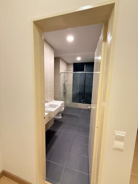 Condominium for Rent at Brezza Hill - Dennix Chin - Bathroom - PropertyGuru.com.my