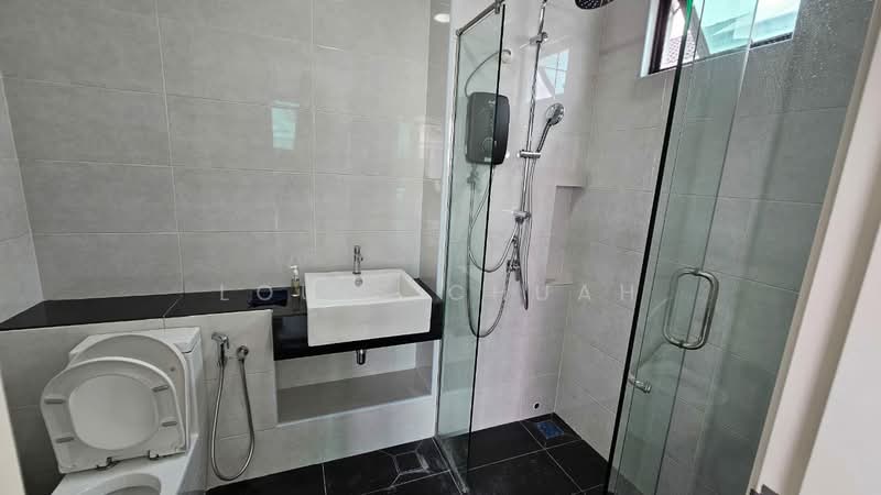 Rumah Teres untuk Disewa di Bandar Cassia (Batu Kawan) - Louis Chuah - Bathroom - PropertyGuru.com.my