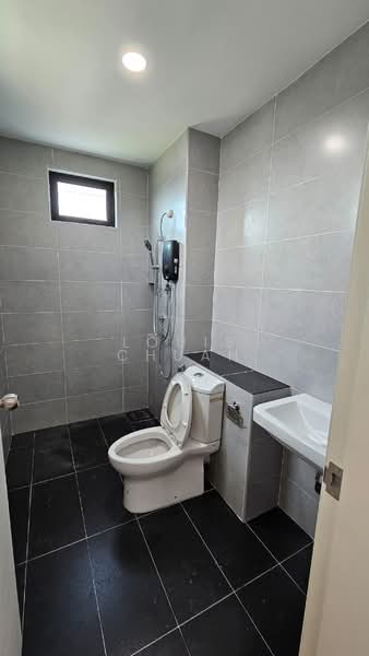 Rumah Teres untuk Disewa di Bandar Cassia (Batu Kawan) - Louis Chuah - Bathroom - PropertyGuru.com.my