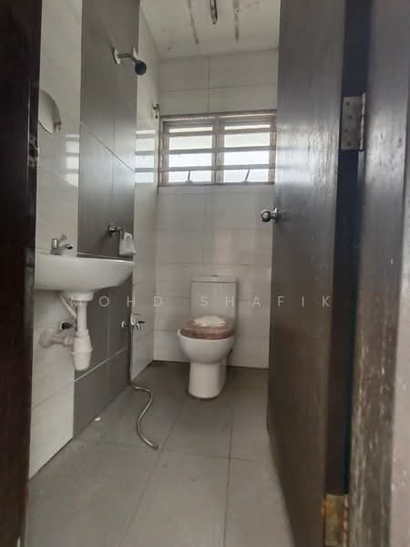 Rumah Teres 2 Tingkat untuk Dijual di Puncak Bestari (Puncak Alam) - Mohd Shafik - Bathroom - PropertyGuru.com.my