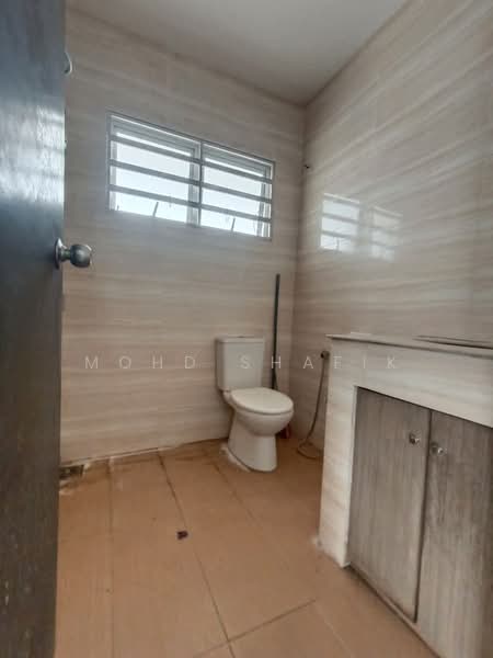 Rumah Teres 2 Tingkat untuk Dijual di Puncak Bestari (Puncak Alam) - Mohd Shafik - Bathroom - PropertyGuru.com.my