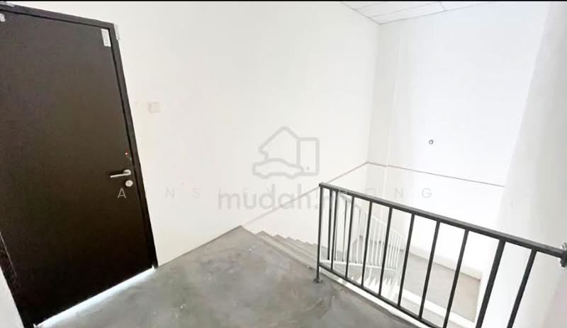 Semi-D Factory for Rent in Ipoh (Perak) - Ainsley Thong - Corridor - PropertyGuru.com.my