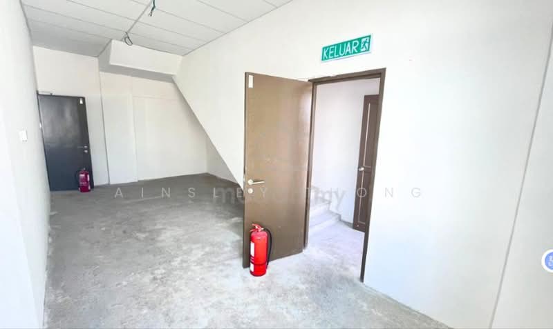 Semi-D Factory for Rent in Ipoh (Perak) - Ainsley Thong - Entrance - PropertyGuru.com.my