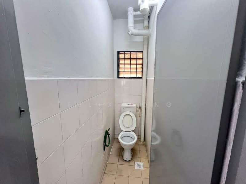 Pangsapuri untuk Disewa di Pangsapuri Seri Pulai - Felix Wong - Bathroom - PropertyGuru.com.my
