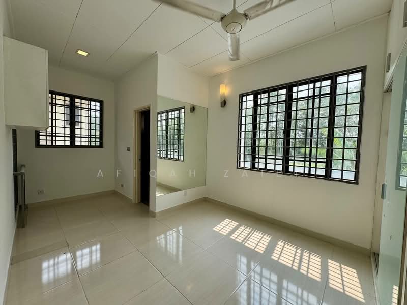 2-storey Terraced House for Sale in Bukit Jelutong (Shah Alam) - Afiqah zaidi - PropertyGuru.com.my
