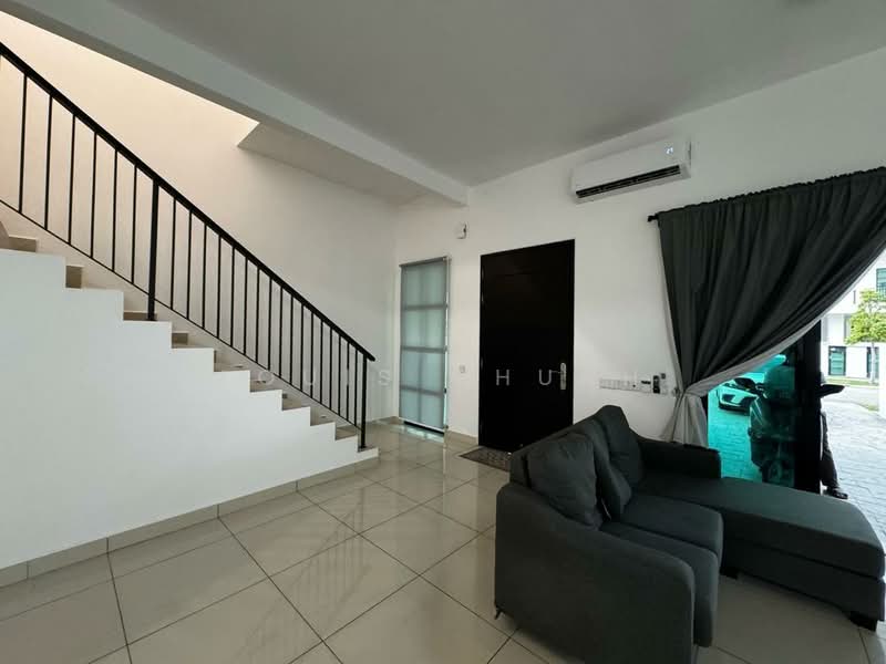 Rumah Teres untuk Disewa di Bandar Cassia (Batu Kawan) - Louis Chuah - Entrance - PropertyGuru.com.my