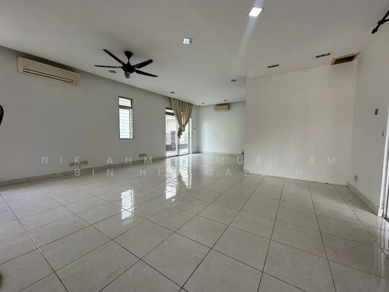 Rumah Banglo untuk Dijual di Taman Aman Perdana (Kapar) - Nik Ahmad Muazzam Bin Nik Mazlan - Living Room - PropertyGuru.com.my