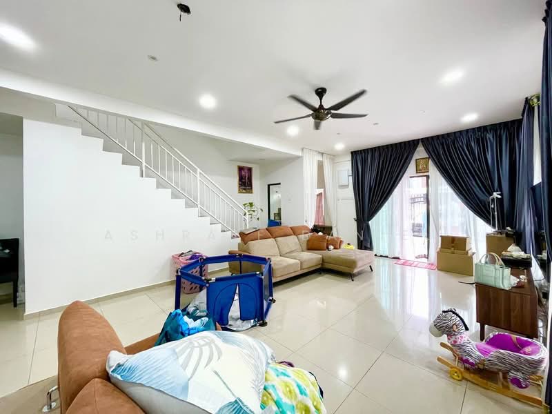 Rumah Teres 2 Tingkat untuk Dijual di Dengkil (Selangor) - Ashraff Daniel - Living Room - PropertyGuru.com.my