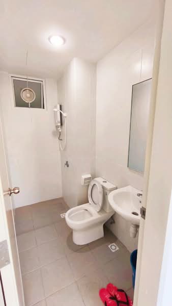 Flat for Rent at IDEAL RESIDENCY - Jinelle Ong - Bathroom - PropertyGuru.com.my