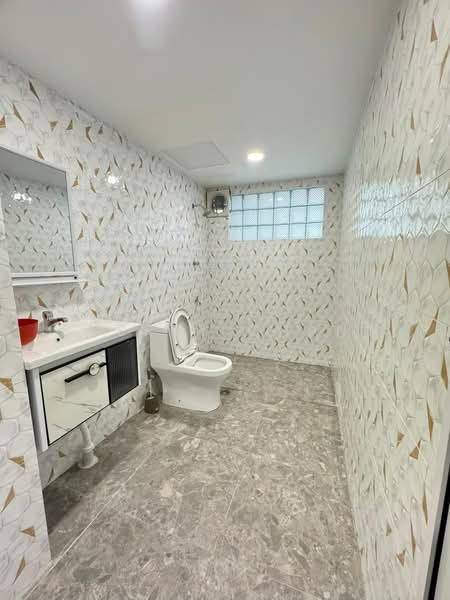 Rumah Teres 3 Tingkat untuk Disewa di Kepong (Kuala Lumpur) - Sherry Chang - Bathroom - PropertyGuru.com.my