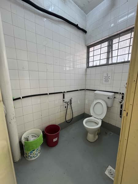 Office for Rent in BANDAR PUCHONG JAYA (Puchong) - Paul Lee - Bathroom - PropertyGuru.com.my
