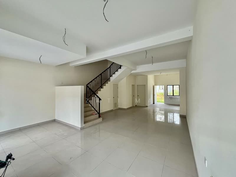 Rumah Teres 2 Tingkat untuk Dijual di Dengkil (Selangor) - Izzati Mat - Living Room - PropertyGuru.com.my