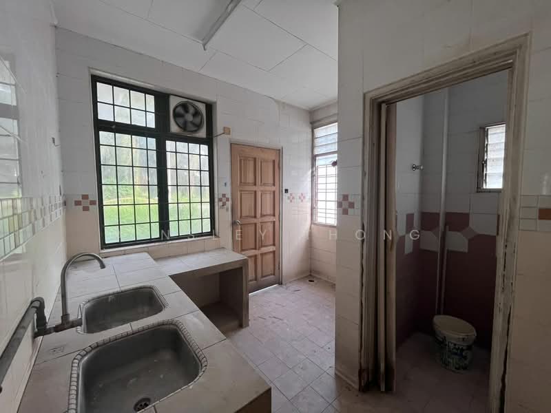 2-storey Terraced House for Sale in Taman Pinji Perdana (Lahat) - Ainsley Thong - Kitchen - PropertyGuru.com.my