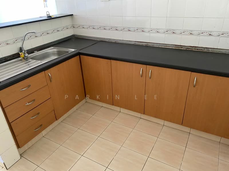 Pangsapuri untuk Dijual di Aster Court - Parkin Lee - Kitchen - PropertyGuru.com.my