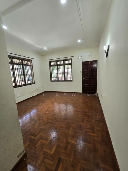 Link Bungalow for Sale in Taman Sentosa (Klang) - Endy Law Law - Living Room - PropertyGuru.com.my