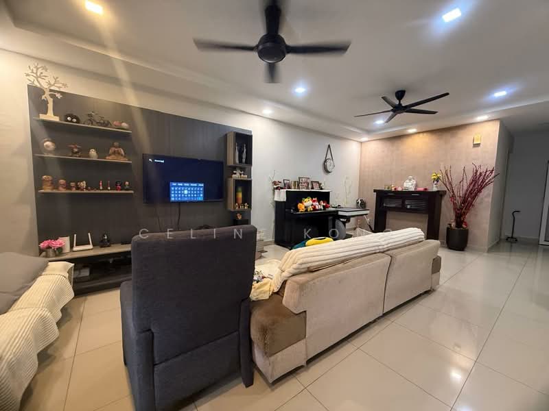 2-storey Terraced House for Sale in Bandar Kinrara Seksyen 6 (Bandar Kinrara) - Celine Kong - Living Room - PropertyGuru.com.my