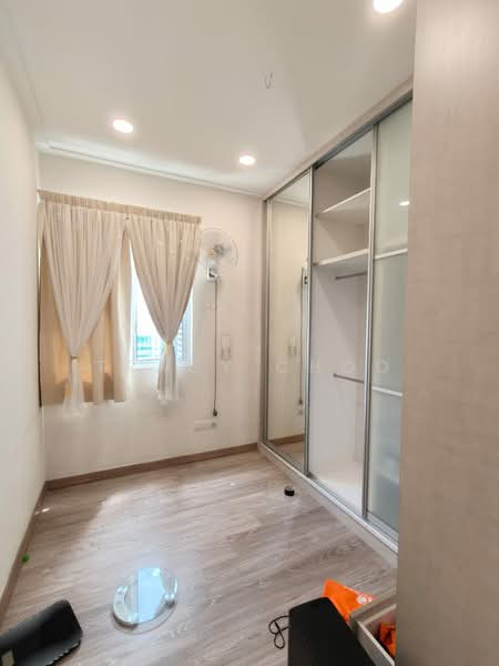 Servis Apartment untuk Dijual di United Point (Residensi Berpadu) - Tracy Choo - Bedroom - PropertyGuru.com.my