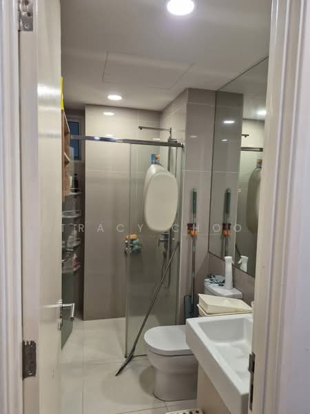 Servis Apartment untuk Dijual di United Point (Residensi Berpadu) - Tracy Choo - Bathroom - PropertyGuru.com.my