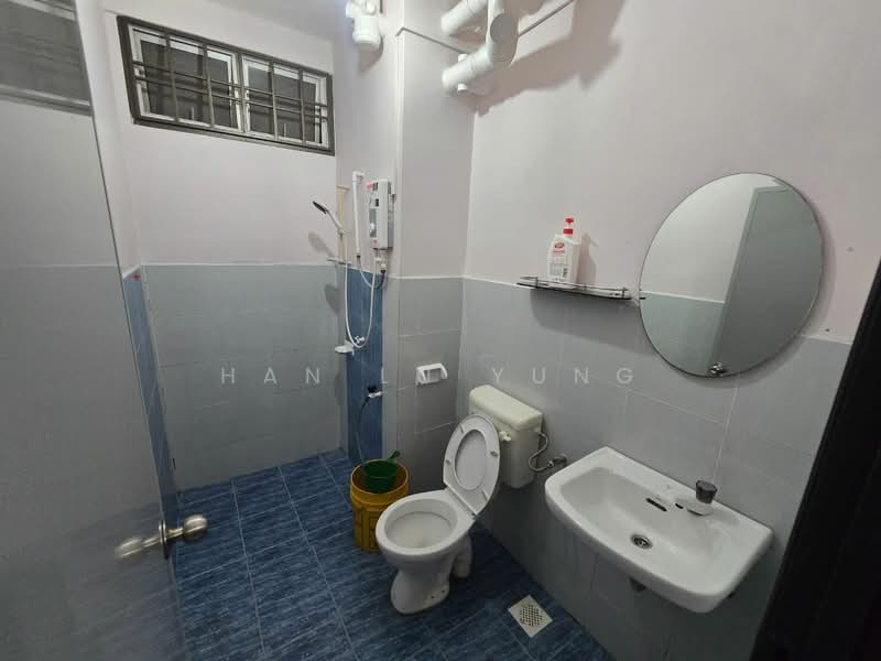 Pangsapuri untuk Disewa di Indah Court Apartment - Han Lu Yung - PropertyGuru.com.my