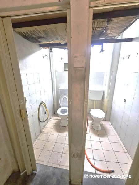 Flat for Sale at Apartment Minang Ria 1 - Shirley Chan - Bathroom - PropertyGuru.com.my