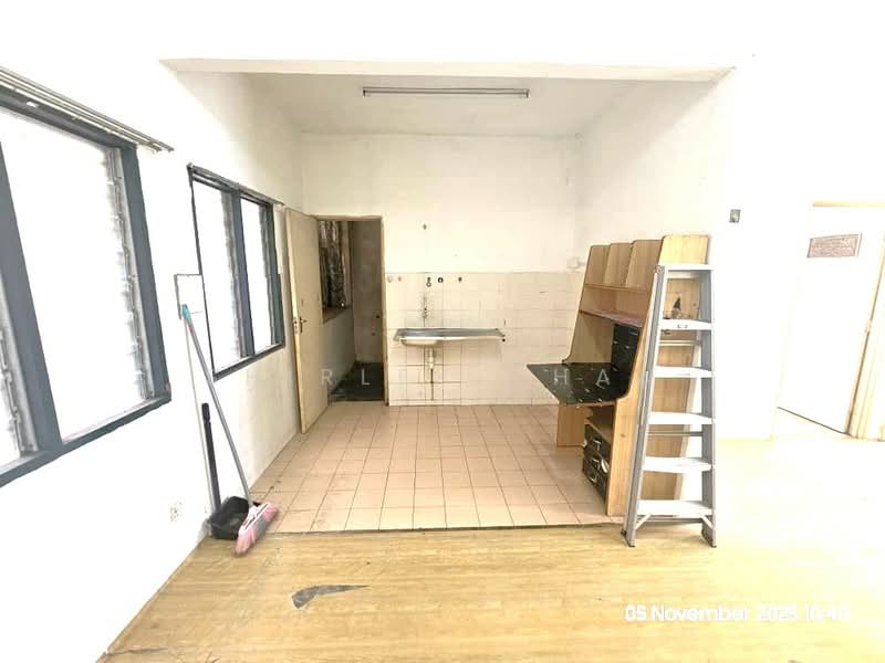 Flat for Sale at Apartment Minang Ria 1 - Shirley Chan - Kitchen - PropertyGuru.com.my