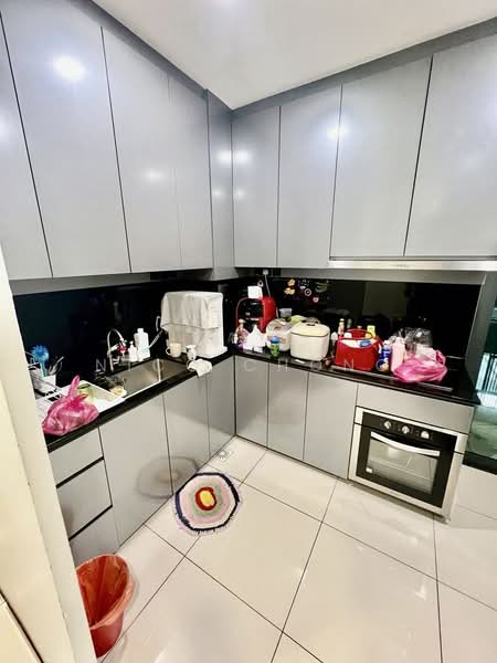 Servis Apartment untuk Dijual di Crescent Bay Suites (Teluk Bayu) - Nico Chong - Kitchen - PropertyGuru.com.my