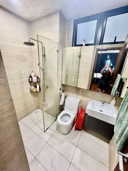 Servis Apartment untuk Dijual di Crescent Bay Suites (Teluk Bayu) - Nico Chong - Bathroom - PropertyGuru.com.my