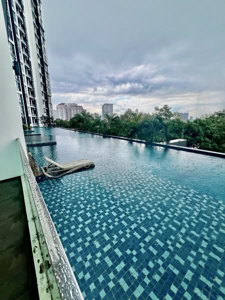 Servis Apartment untuk Dijual di Crescent Bay Suites (Teluk Bayu) - Nico Chong - Pool - PropertyGuru.com.my