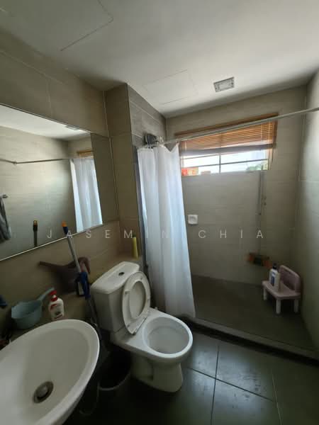 3-storey Terraced House for Sale in Taman Fadason (Kepong) - Jasemin Chia - Bathroom - PropertyGuru.com.my