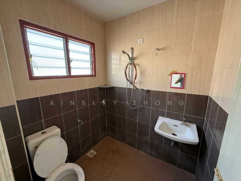Rumah Teres 2 Tingkat untuk Dijual di Taman Rasi (Menglembu) - Ainsley Thong - Bathroom - PropertyGuru.com.my