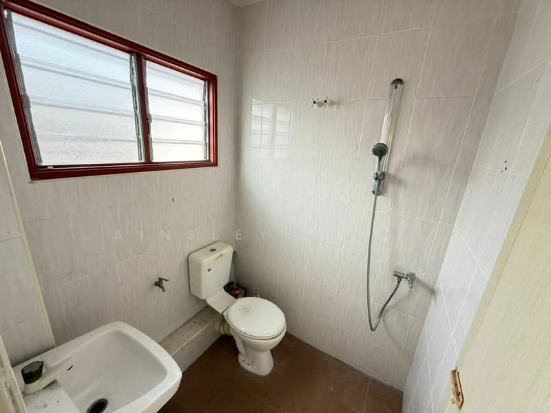 Rumah Teres 2 Tingkat untuk Dijual di Taman Rasi (Menglembu) - Ainsley Thong - Bathroom - PropertyGuru.com.my
