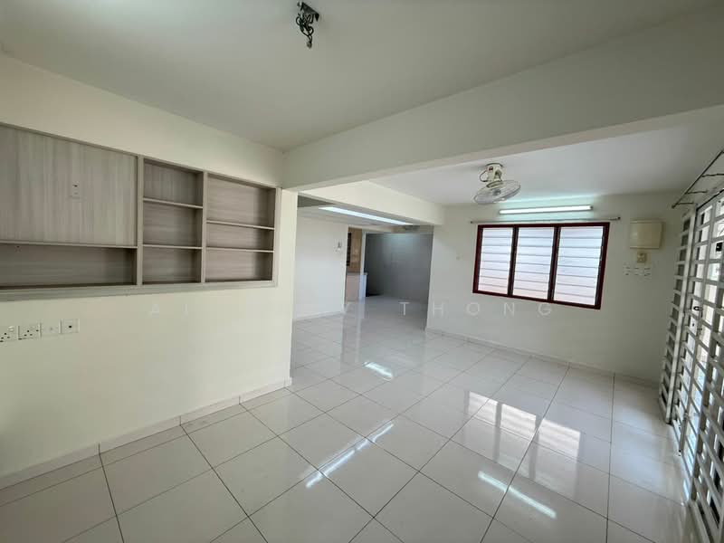 Rumah Teres 2 Tingkat untuk Dijual di Taman Rasi (Menglembu) - Ainsley Thong - Living Room - PropertyGuru.com.my