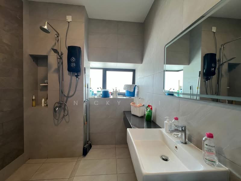 Semi-Detached House for Sale in Kota Emerald (Rawang) - Nicky Lai - Bathroom - PropertyGuru.com.my