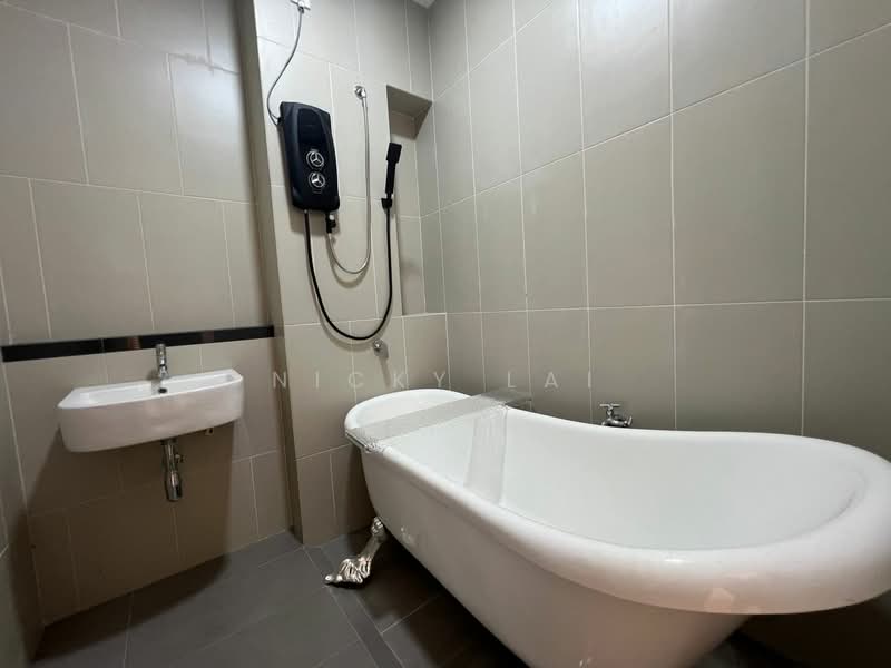 Semi-Detached House for Sale in Kota Emerald (Rawang) - Nicky Lai - Bathroom - PropertyGuru.com.my