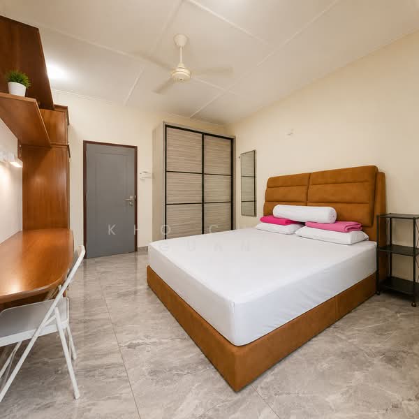 Semi-Detached House for Sale in Bandar Country Homes (Rawang) - Kho Chng Guan - Bedroom - PropertyGuru.com.my