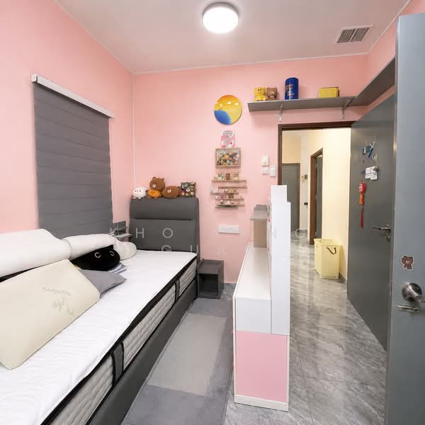 Semi-Detached House for Sale in Bandar Country Homes (Rawang) - Kho Chng Guan - Bedroom - PropertyGuru.com.my