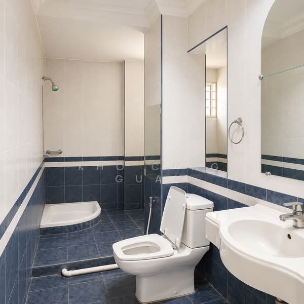 Semi-Detached House for Sale in Bandar Country Homes (Rawang) - Kho Chng Guan - Bathroom - PropertyGuru.com.my
