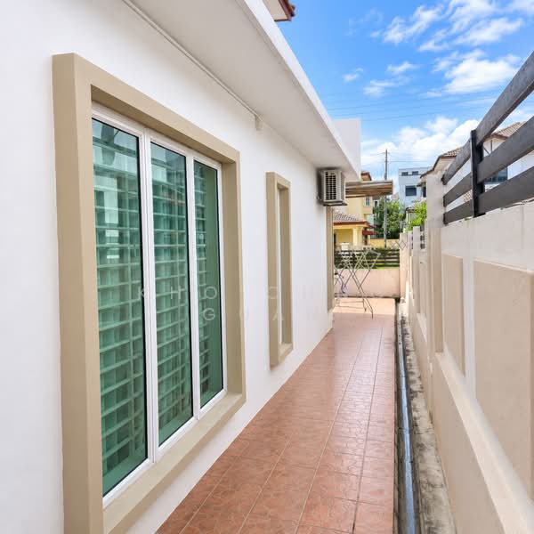 Semi-Detached House for Sale in Bandar Country Homes (Rawang) - Kho Chng Guan - Exterior - PropertyGuru.com.my