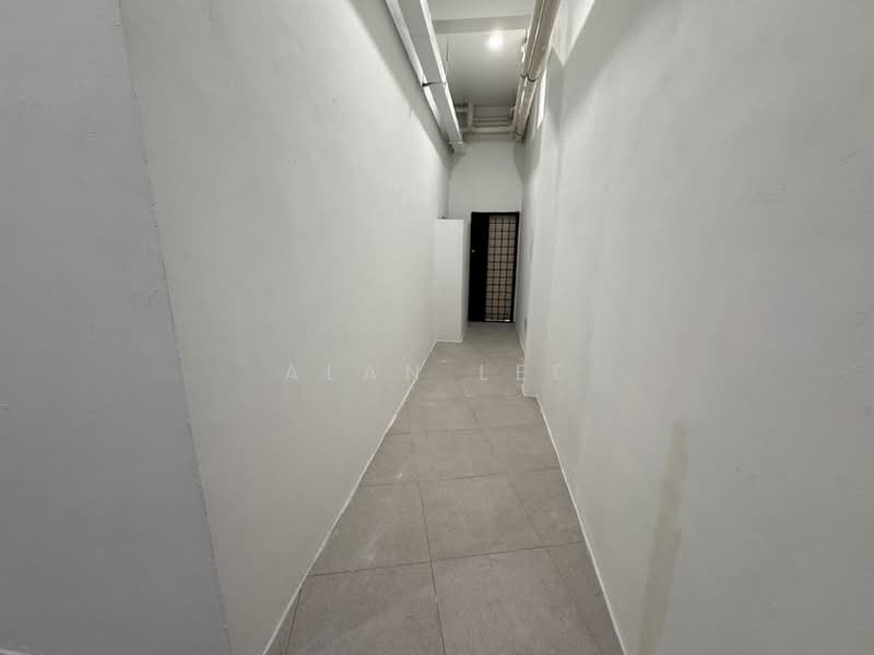 Shop for Rent in Bandar Sri Permaisuri (Cheras) - Alan Lee - Corridor - PropertyGuru.com.my