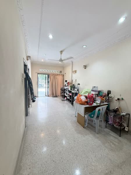 Rumah Teres 1 Tingkat untuk Disewa di Seksyen 14 (Petaling Jaya) - Steven Lim - Living Room - PropertyGuru.com.my