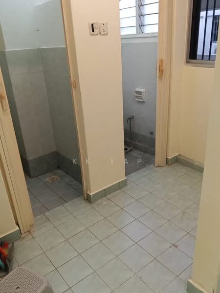 Pangsapuri untuk Disewa di Arena Green - KK Yap - Bathroom - PropertyGuru.com.my