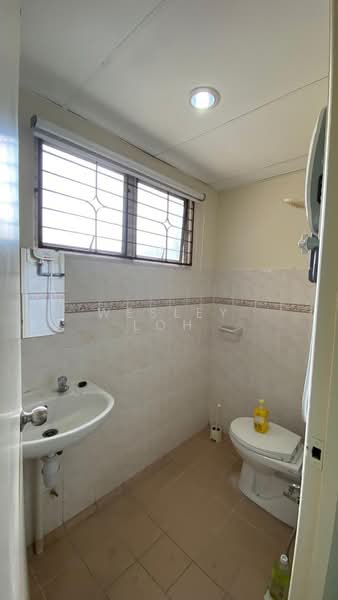 Apartment for Sale at Pangsapuri Saraka - WESLEY LOH - Bathroom - PropertyGuru.com.my
